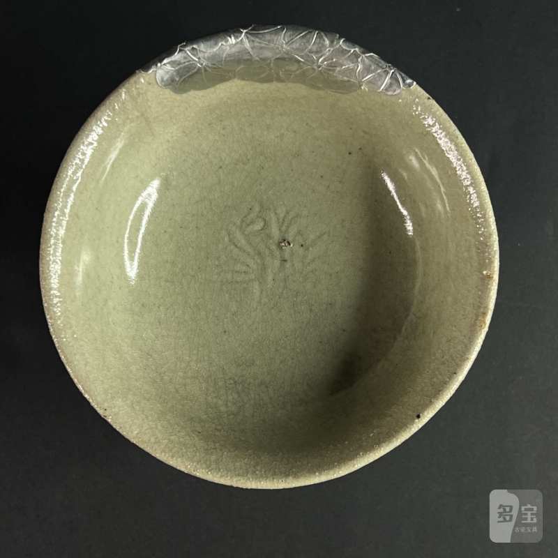 明 龙泉窑高足杯 - 图5
